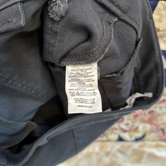 Loft Pants. NWT. Size 4. - Picture 6 of 6